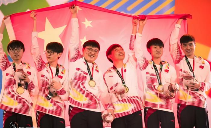 Uzi重返赛场，重要助攻首场状态出色，TL观众沸腾！(uzi复出首局太成功)