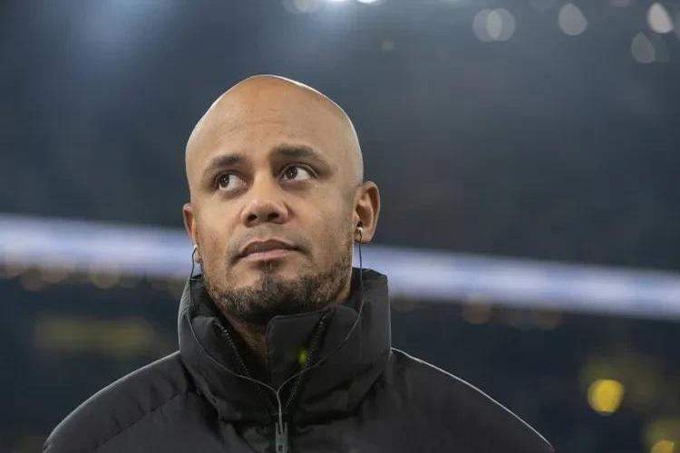 关于里程碑夜！费耶诺德伤情更新，亚冠关键时刻刷纪录，话题不断，高层口径保持一致的信息