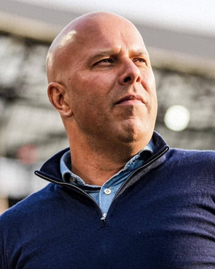 关于里程碑夜！费耶诺德伤情更新，亚冠关键时刻刷纪录，话题不断，高层口径保持一致的信息