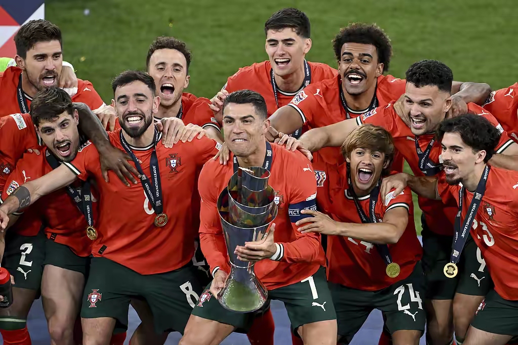 包含风云突变！葡萄牙体育加时末段迎来里程碑，欧篮联版图或变，球迷炸锅，轮换策略成焦点的词条