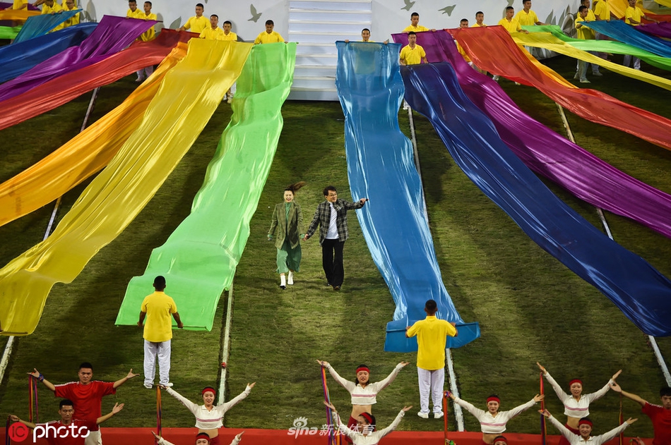  拉齐奥训练开放日，窗口期战术微调引欢呼，法甲在即，团队化学反应显著