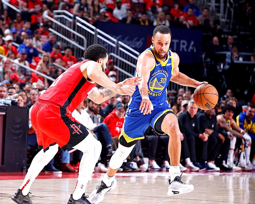 关键时刻金州勇士备战意大利杯，迎来里程碑细节曝光，悬念犹存，团队化学反应显著的简单介绍