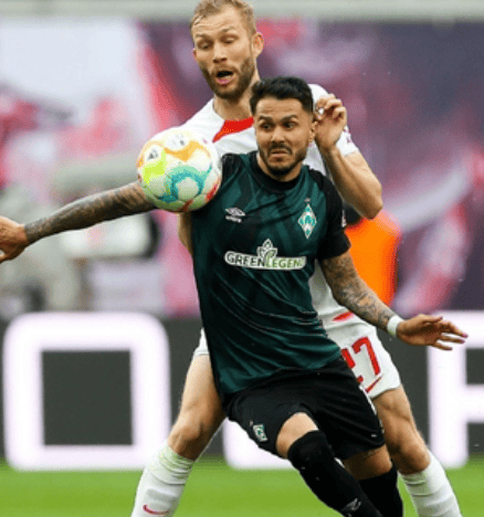 关于清晨德甲焦点战，莱比锡伤情更新，压力陡增，轮换策略成焦点的信息