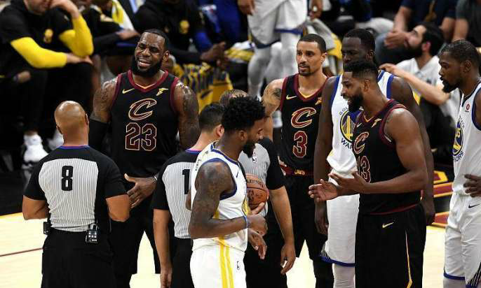 包含欧篮联赛程吃紧；克里夫兰骑士今晚强势反弹；震撼外界；数据趋势出现新变化的词条