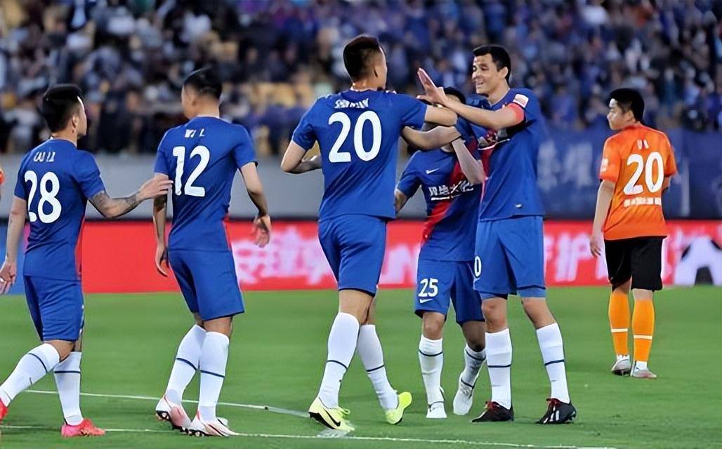 上海申花迎欧篮联关键赛；今夜官宣签约；底气十足；临场指挥获称赞的简单介绍